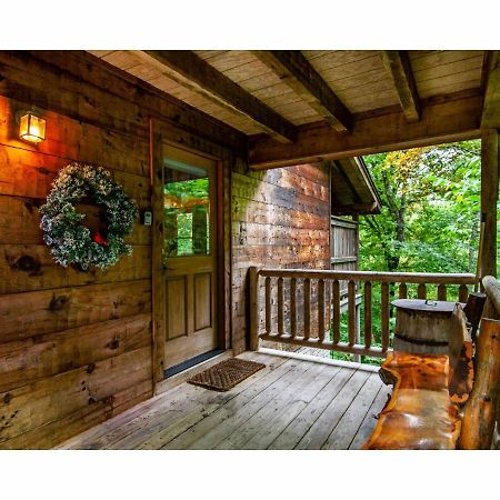 Peekaboo With Hot Tub, Pool Table, And Jacuzzi Villa Pigeon Forge Eksteriør billede