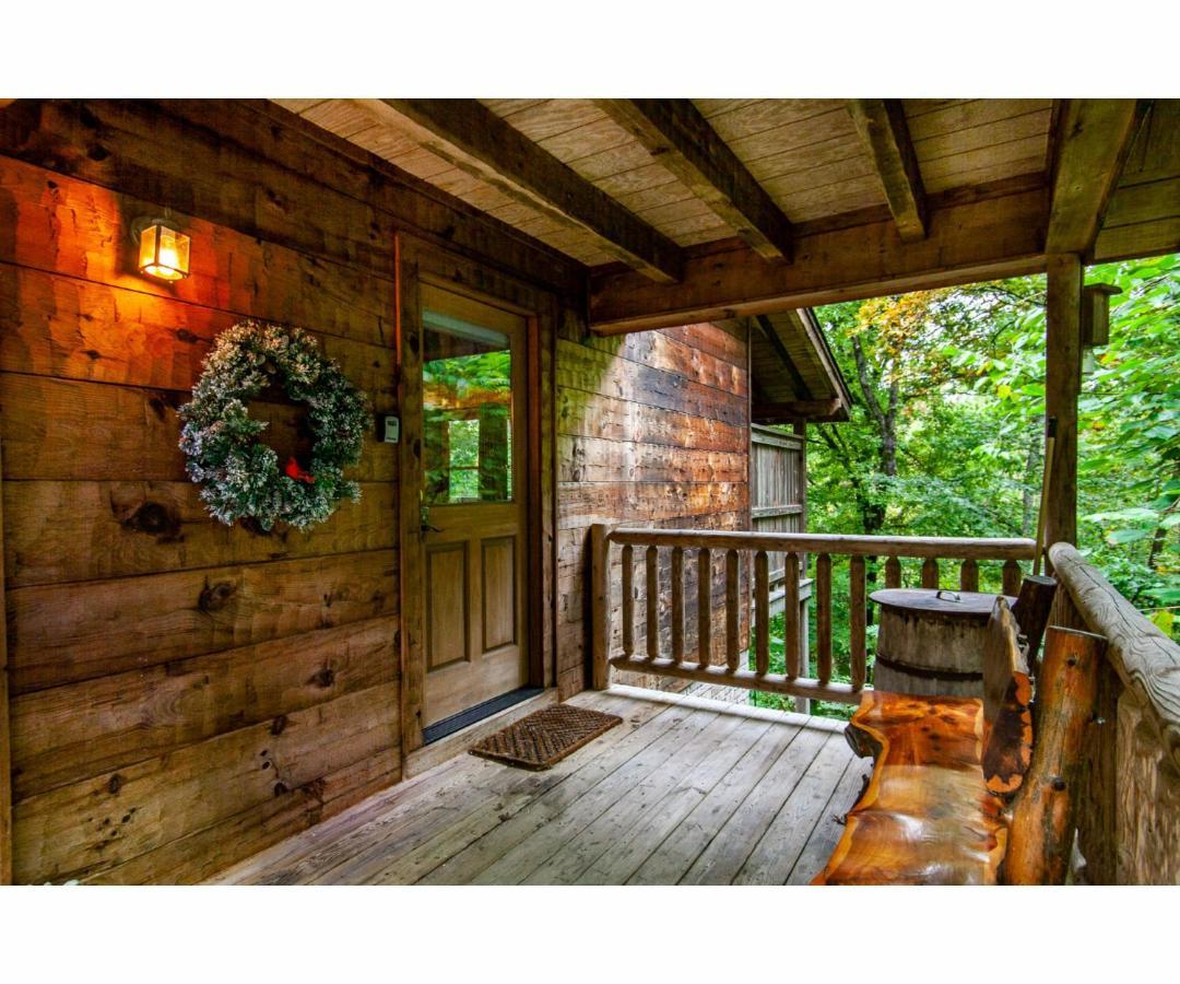 Peekaboo With Hot Tub, Pool Table, And Jacuzzi Villa Pigeon Forge Eksteriør billede