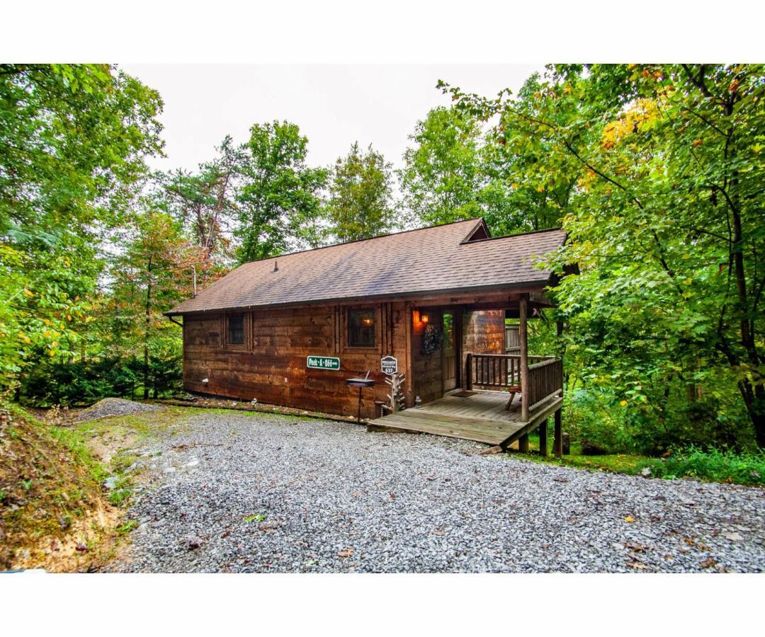 Peekaboo With Hot Tub, Pool Table, And Jacuzzi Villa Pigeon Forge Eksteriør billede