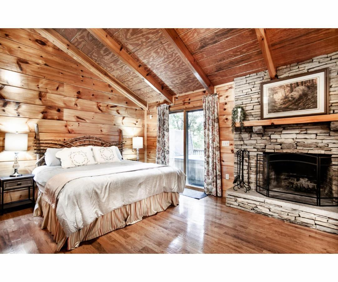 Peekaboo With Hot Tub, Pool Table, And Jacuzzi Villa Pigeon Forge Eksteriør billede