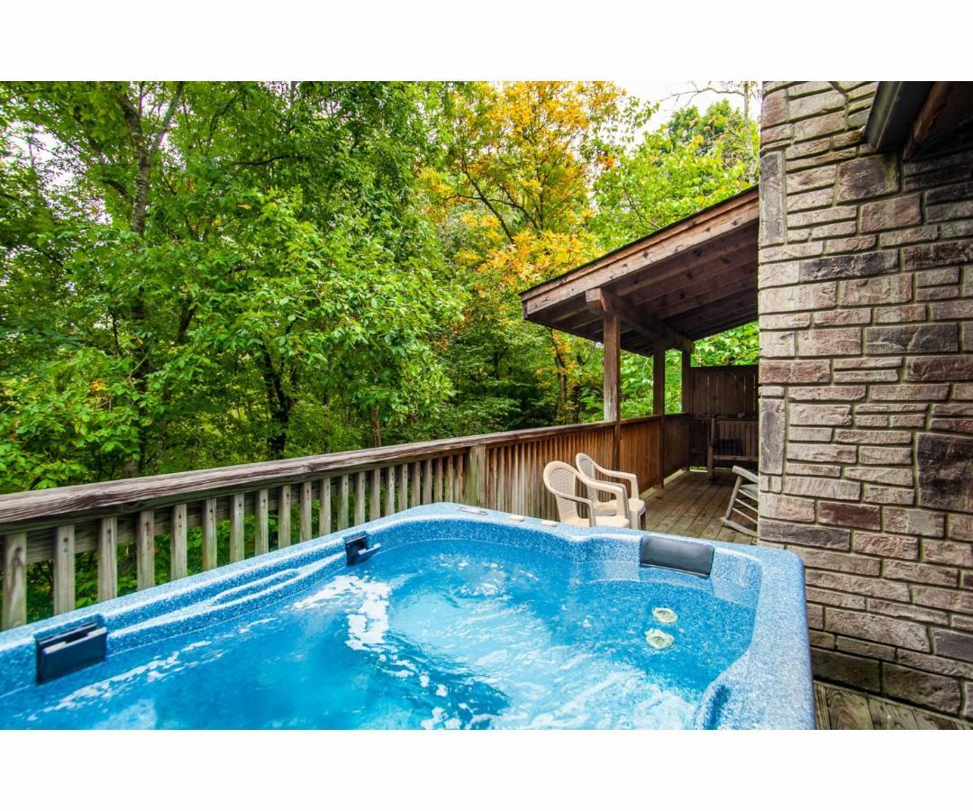 Peekaboo With Hot Tub, Pool Table, And Jacuzzi Villa Pigeon Forge Eksteriør billede