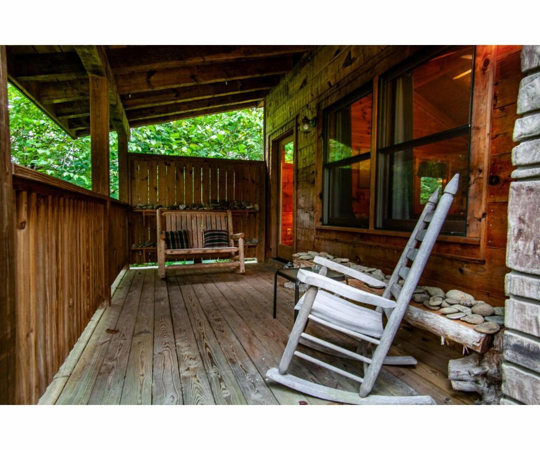 Peekaboo With Hot Tub, Pool Table, And Jacuzzi Villa Pigeon Forge Eksteriør billede