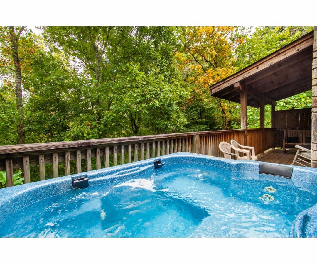 Peekaboo With Hot Tub, Pool Table, And Jacuzzi Villa Pigeon Forge Eksteriør billede
